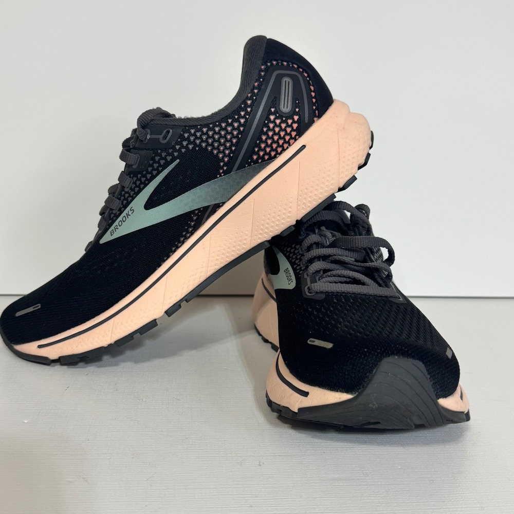 brooks ghost 14 running shoes womens 8 black peach sneakers 1203561B026